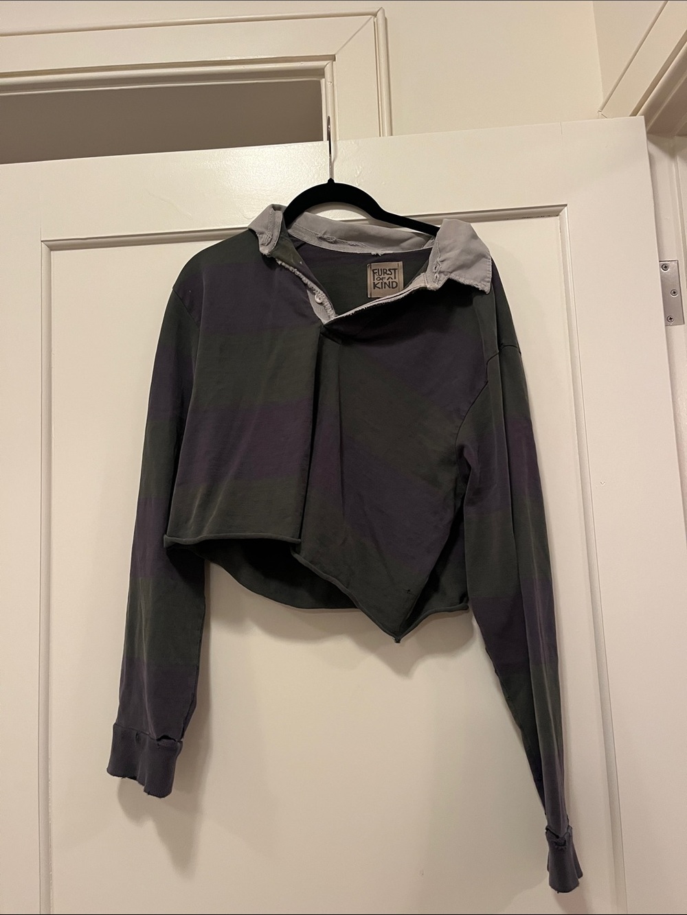 LF Cropped Long-Sleeve Polo in Black and Gray